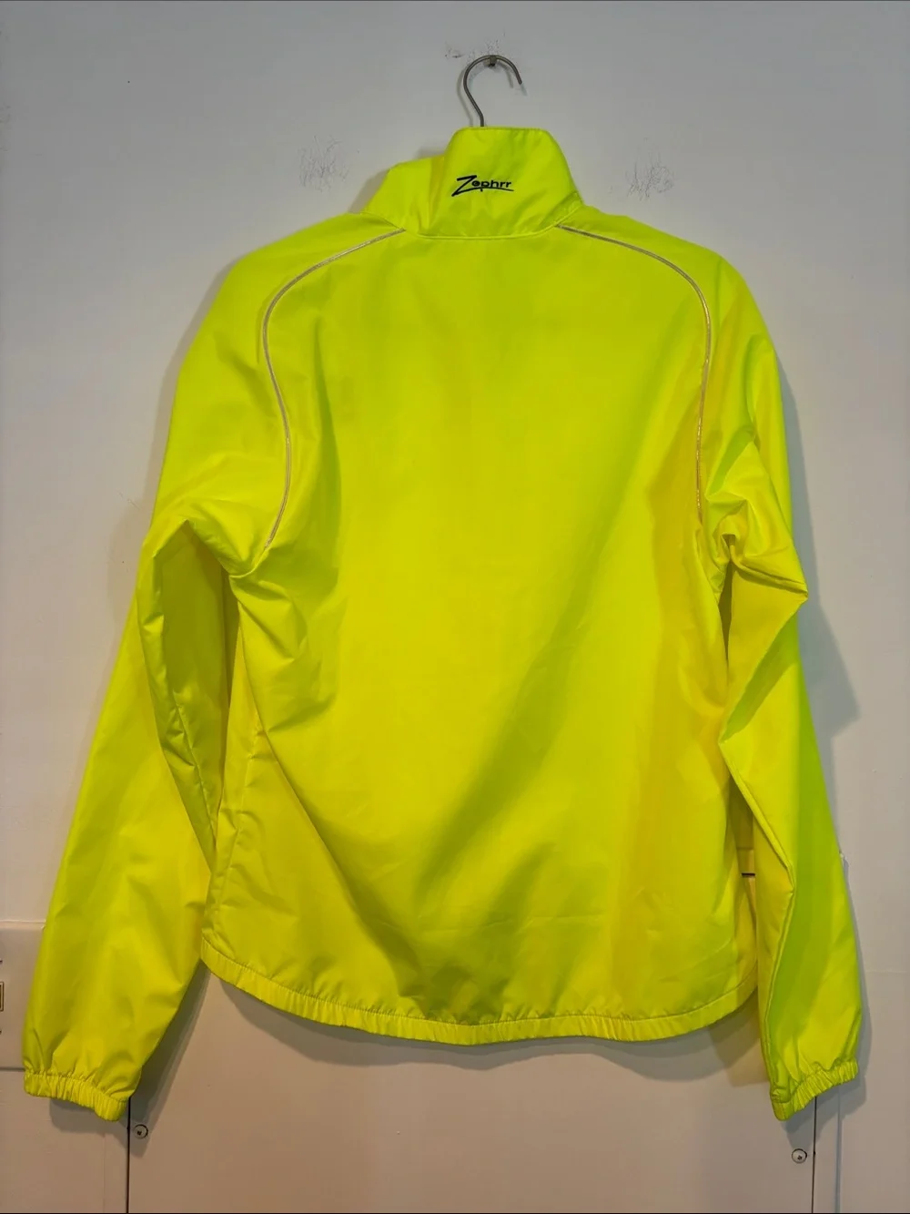 Pearl Izumi Women’s Zephrr Cycling Jacket in Neon Yellow in a Size Medium